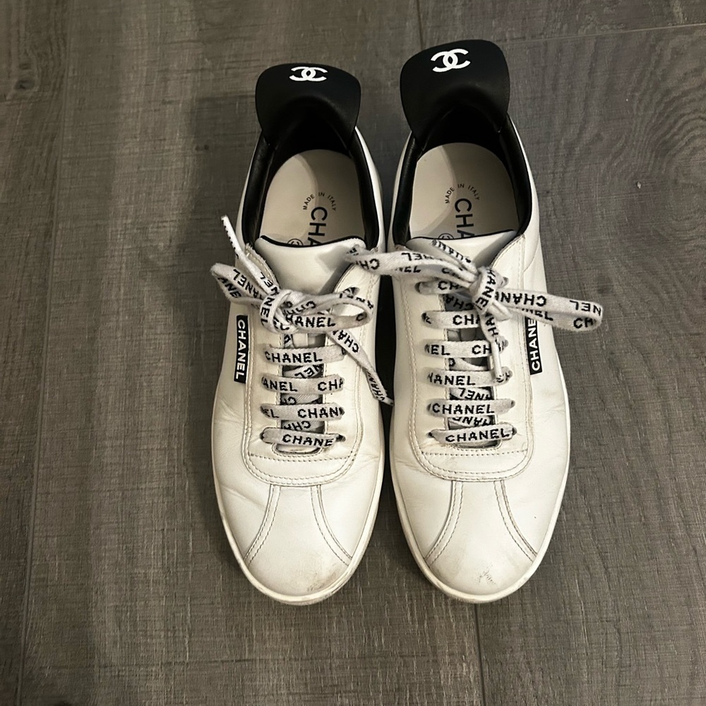 Chanel logo  Sneakers